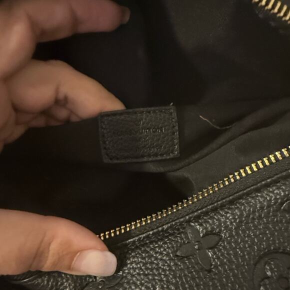 LV black leather monogrammed bum bag with gold embossed hardware - Picture 6 of 6